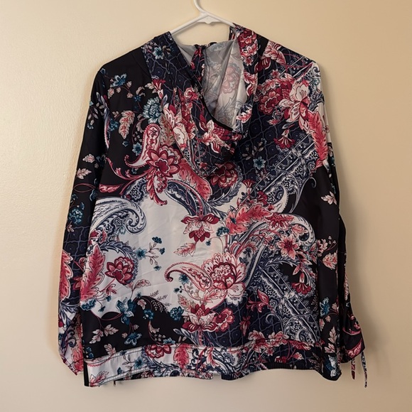 SALE Chico’s Zenergy Paisley Mix Packable Jacket - Picture 2 of 5